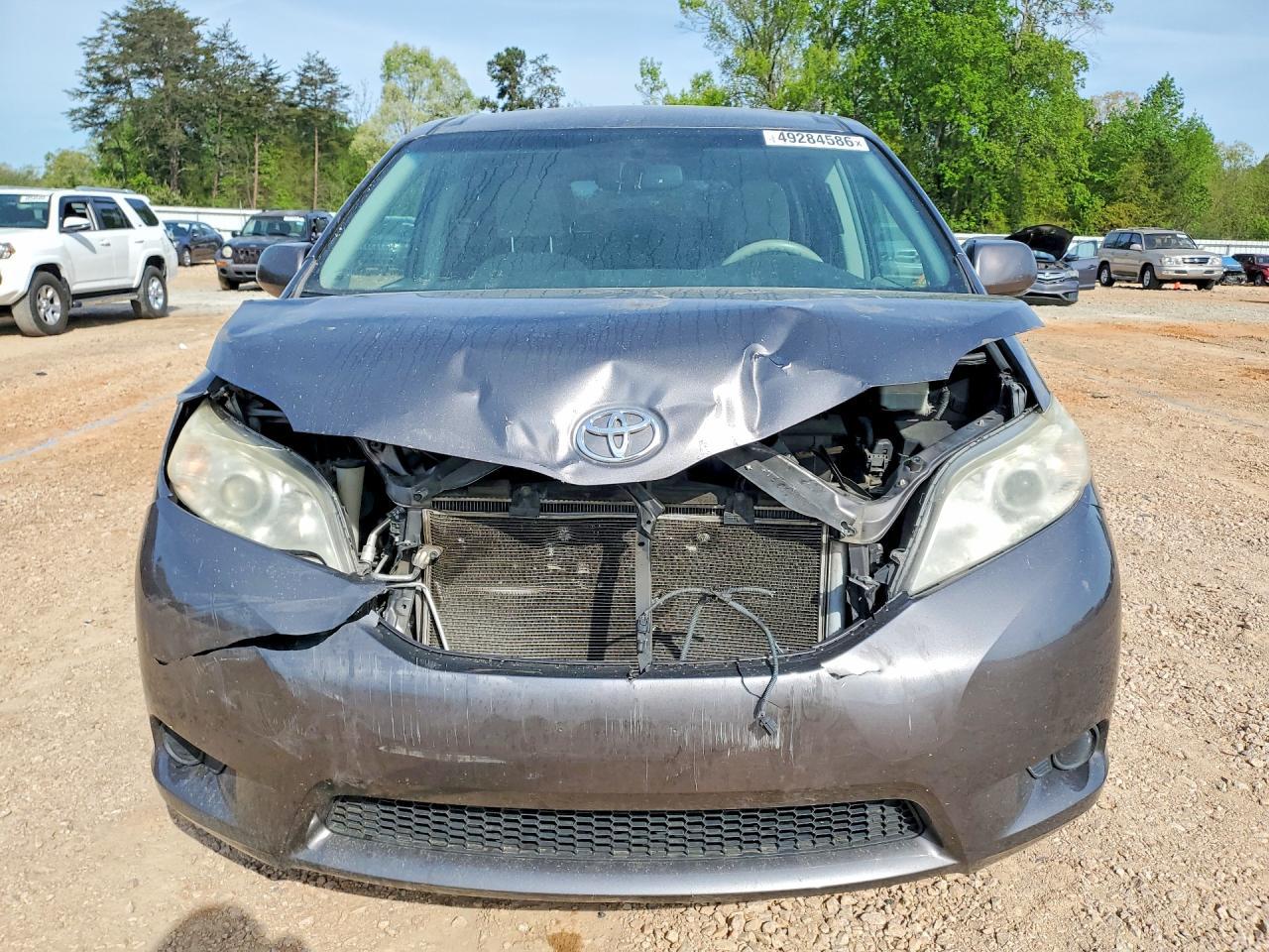 2014 TOYOTA SIENNA