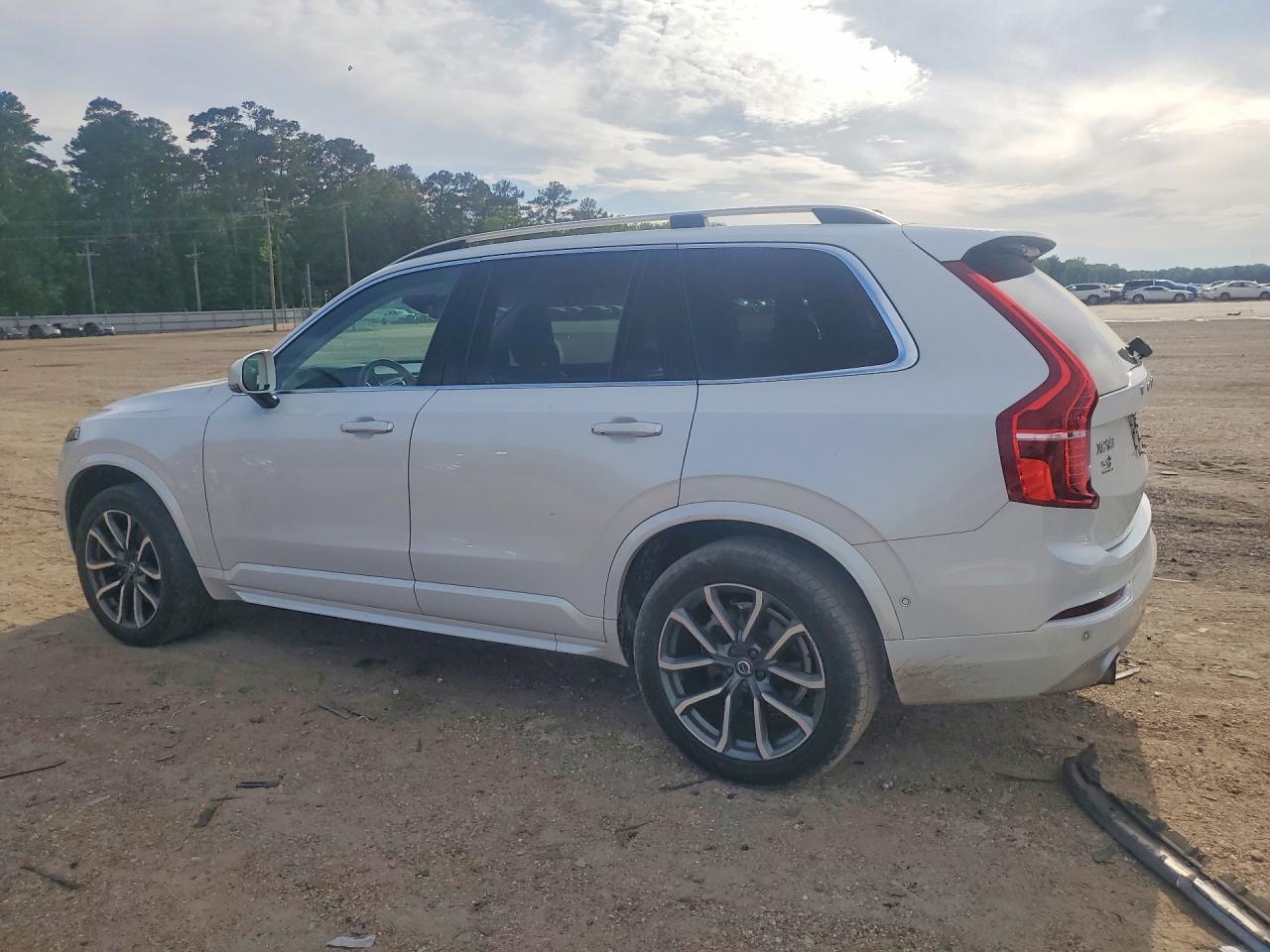 2018 VOLVO XC90