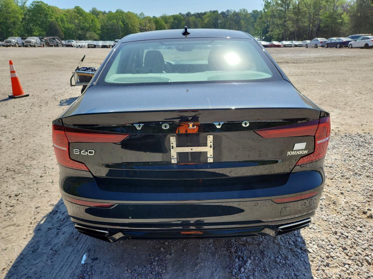 2022 VOLVO S60