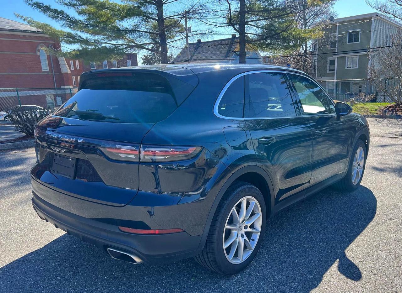 2020 PORSCHE CAYENNE