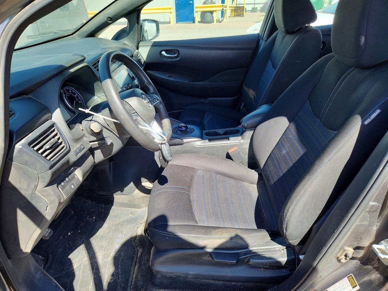 2025 NISSAN LEAF