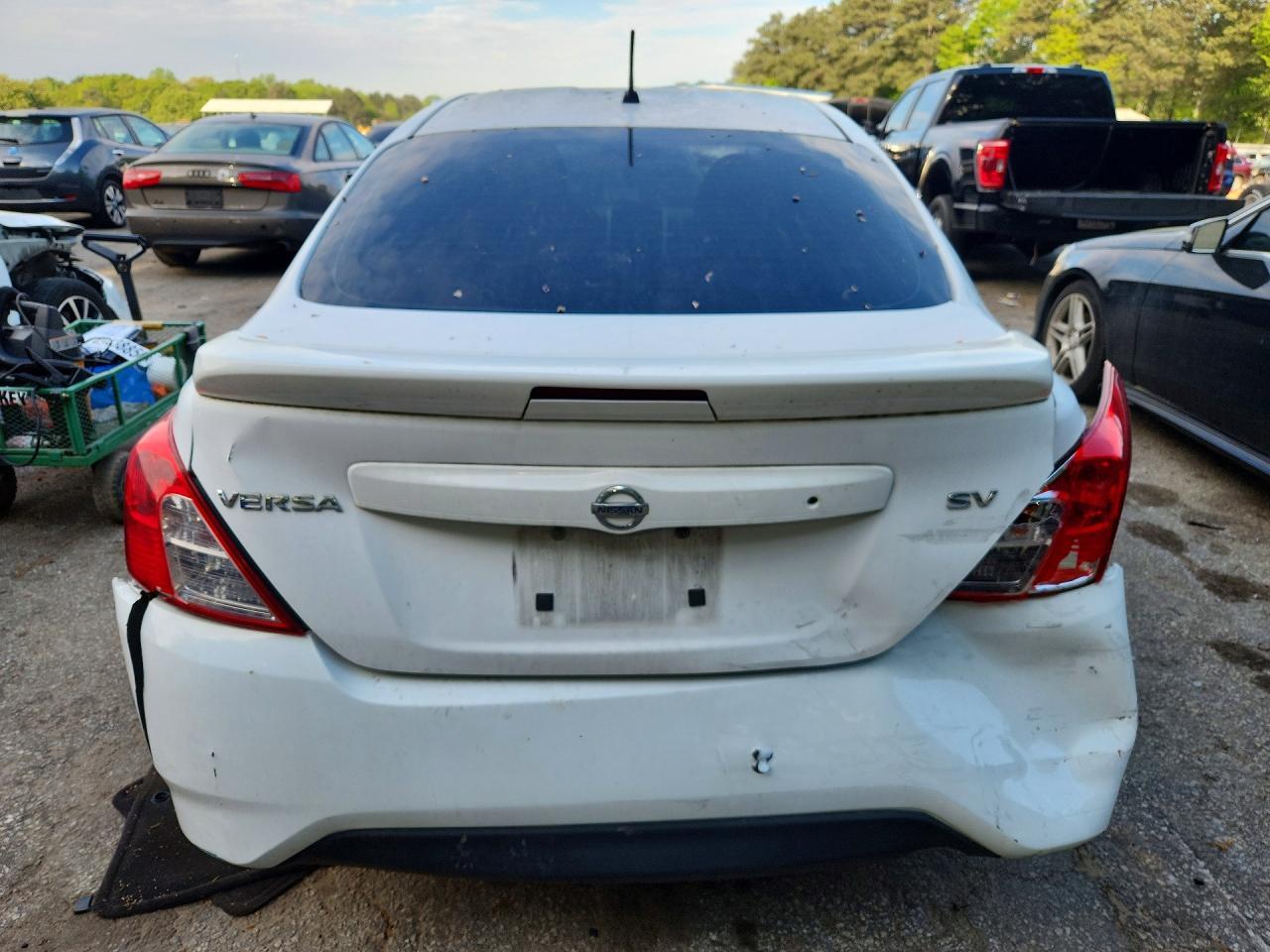 2017 NISSAN VERSA