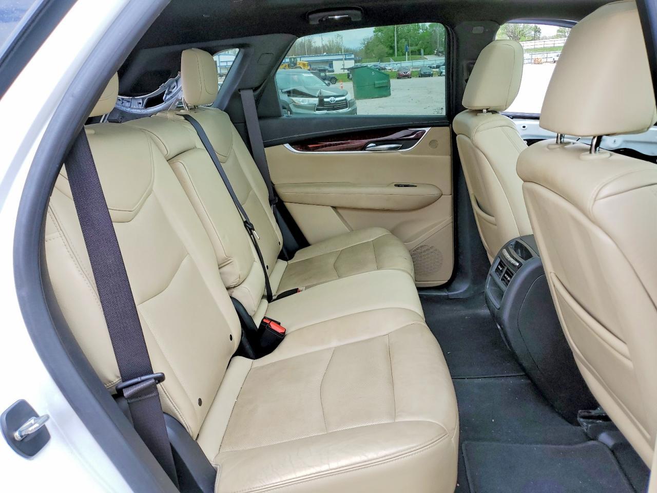2017 CADILLAC XT5