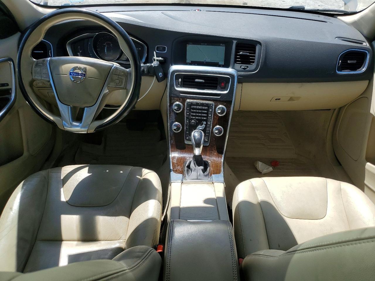 2015 VOLVO S60