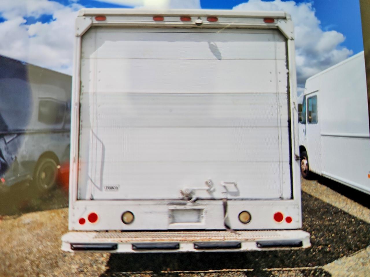 2010 FORD F59