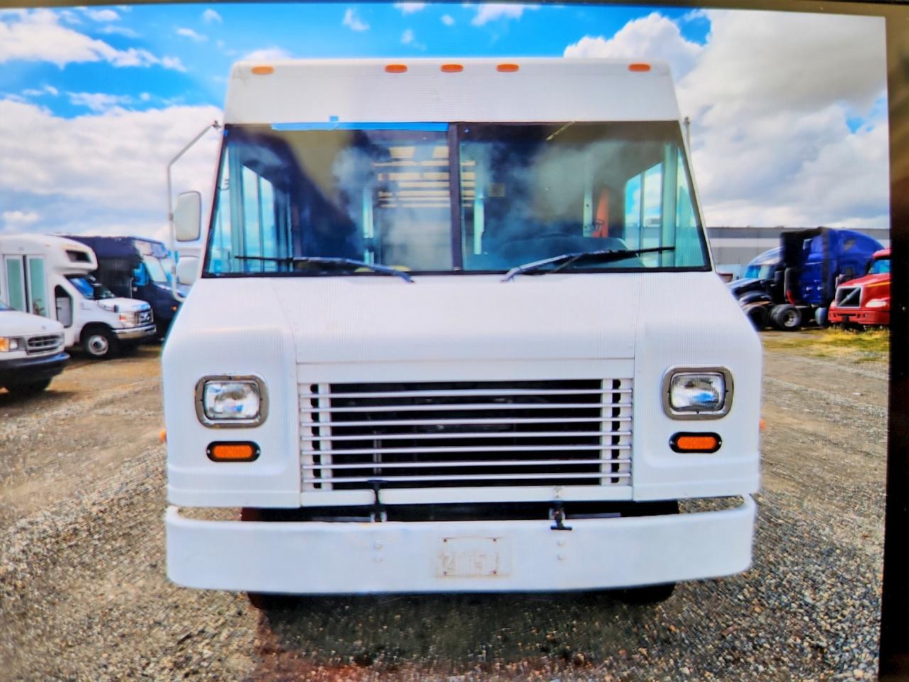 2010 FORD F59
