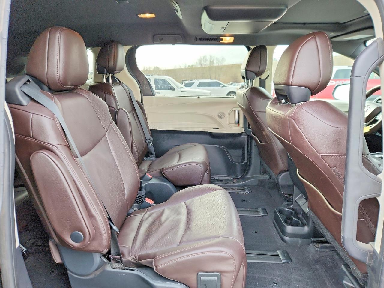 2023 TOYOTA SIENNA
