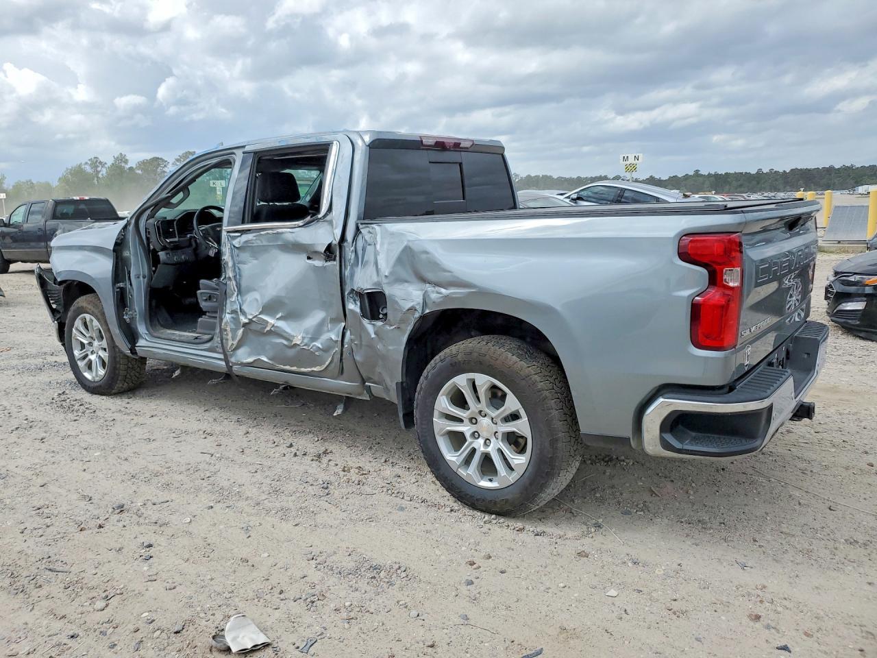 2023 CHEVROLET Silverado