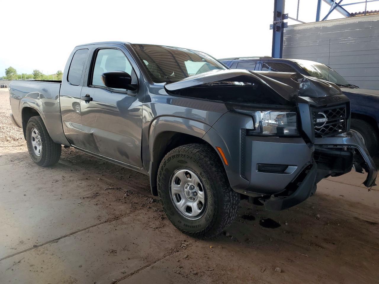 2022 NISSAN Frontier