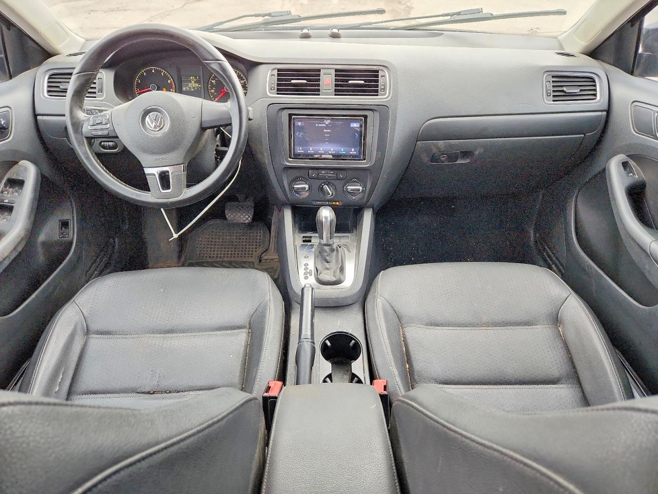 2011 VOLKSWAGEN JETTA