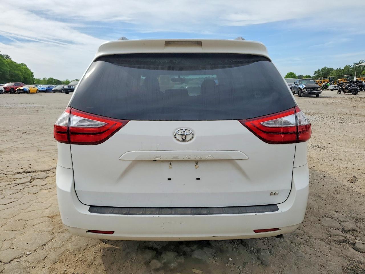 2015 TOYOTA SIENNA