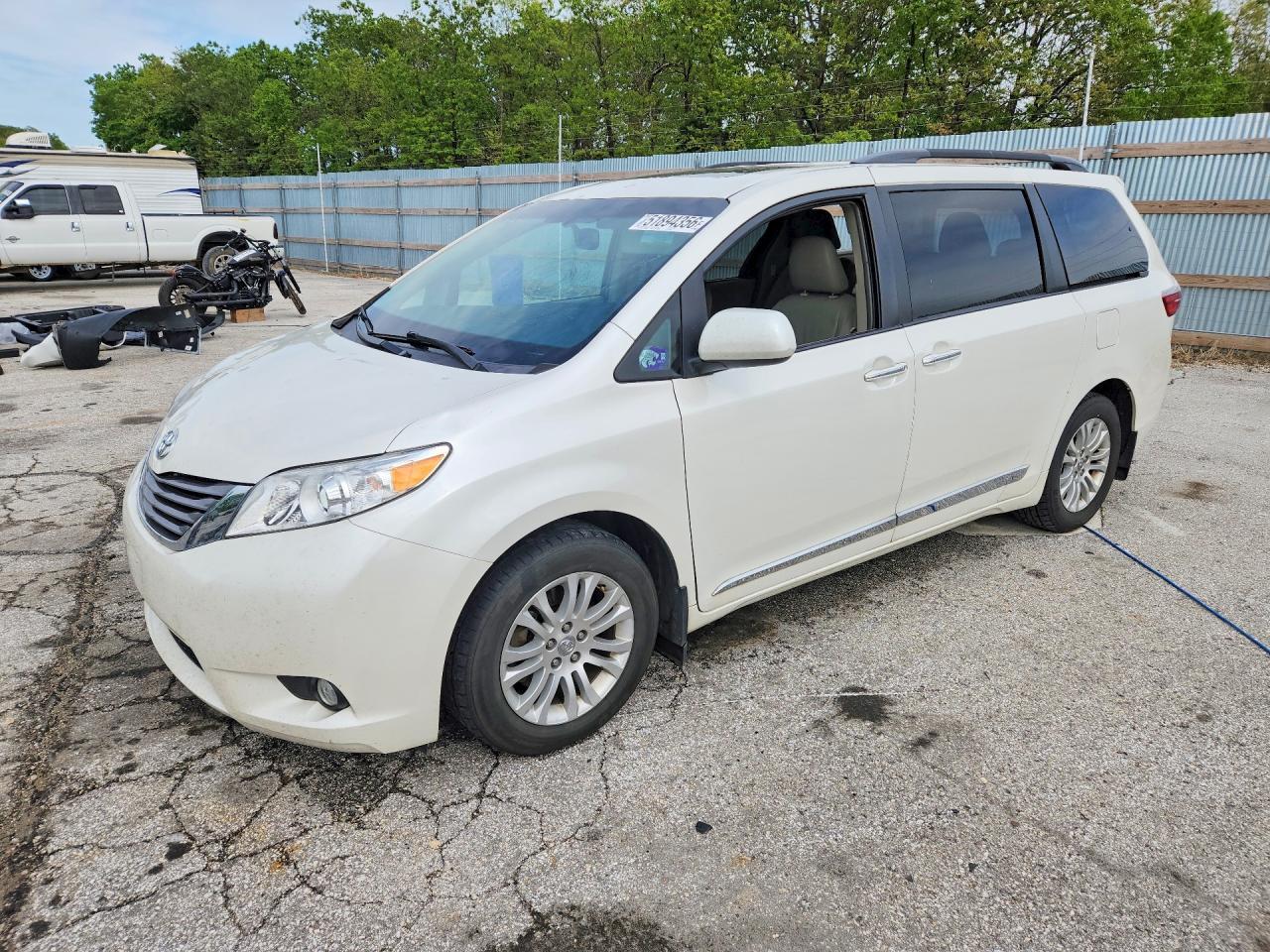 2017 TOYOTA SIENNA