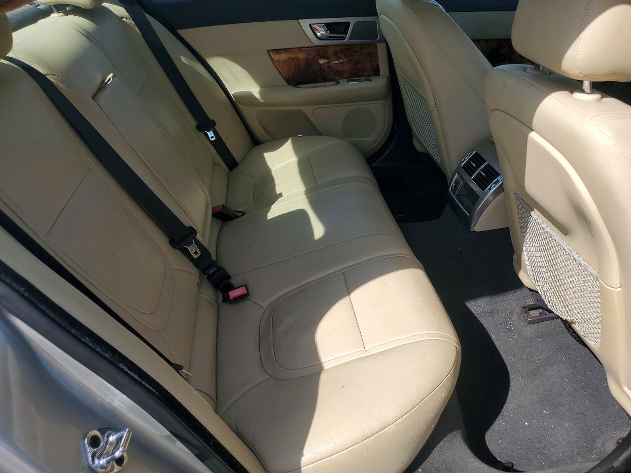 2013 JAGUAR XF