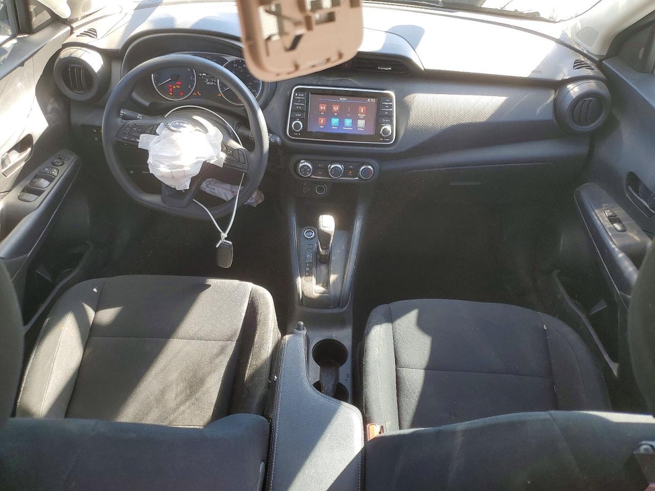 2024 NISSAN KICKS