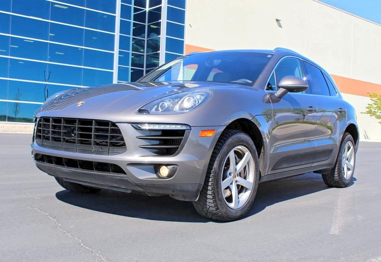2015 PORSCHE Macan