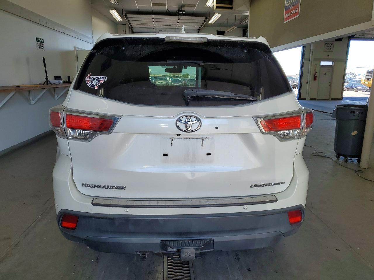 2016 TOYOTA HIGHLANDER
