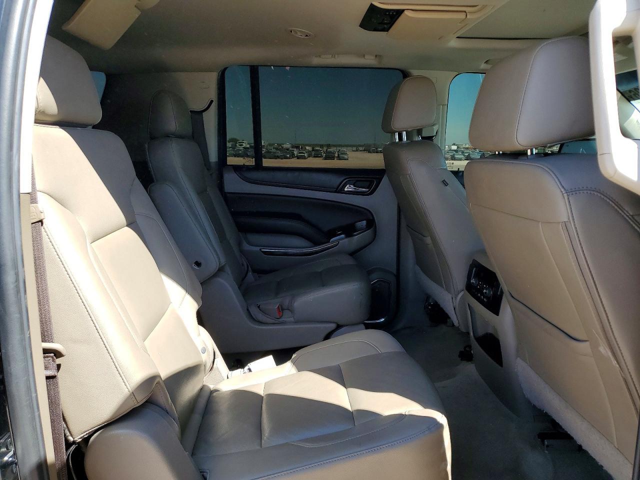 2018 CHEVROLET Suburban