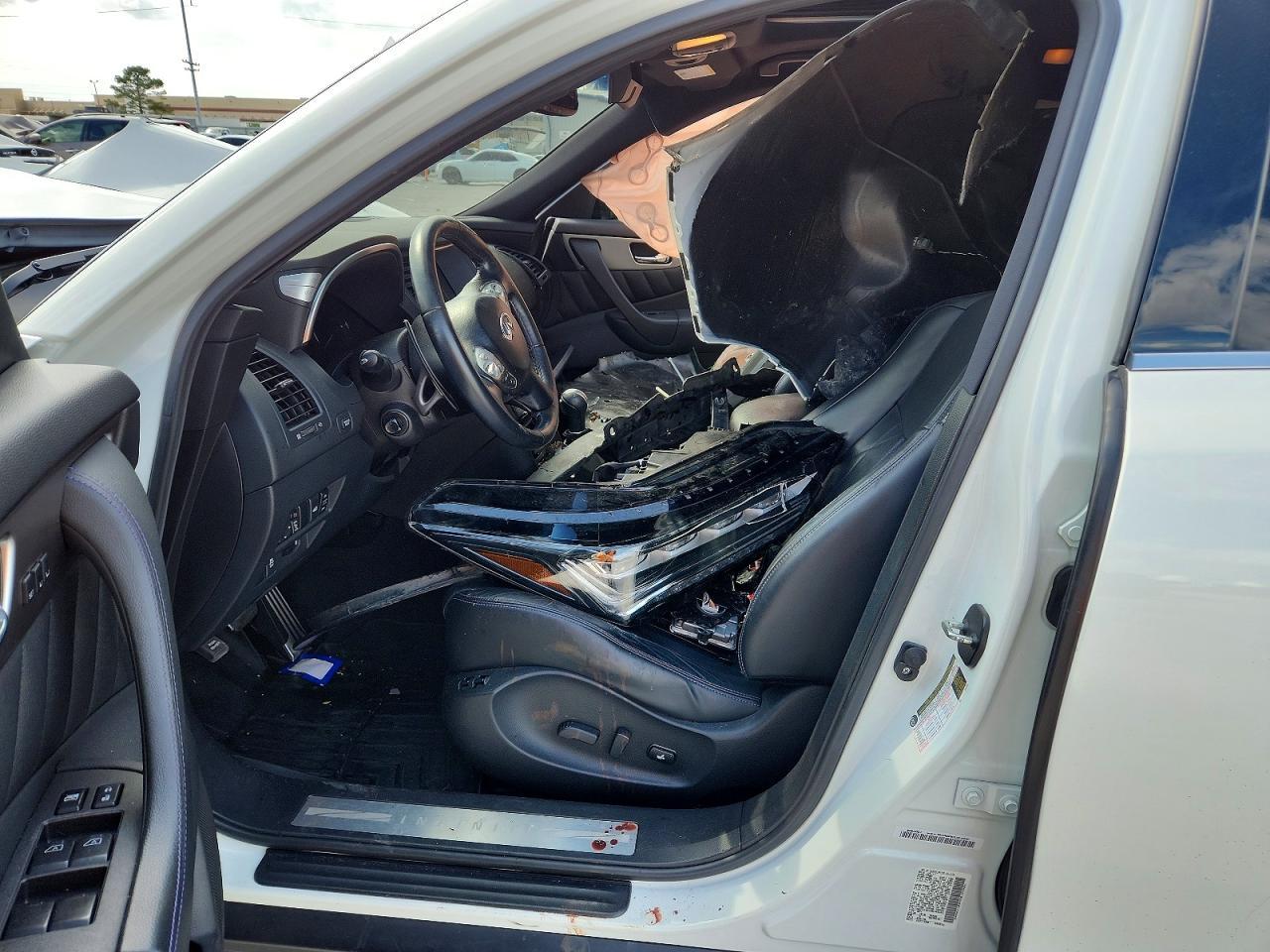 2017 INFINITI QX70