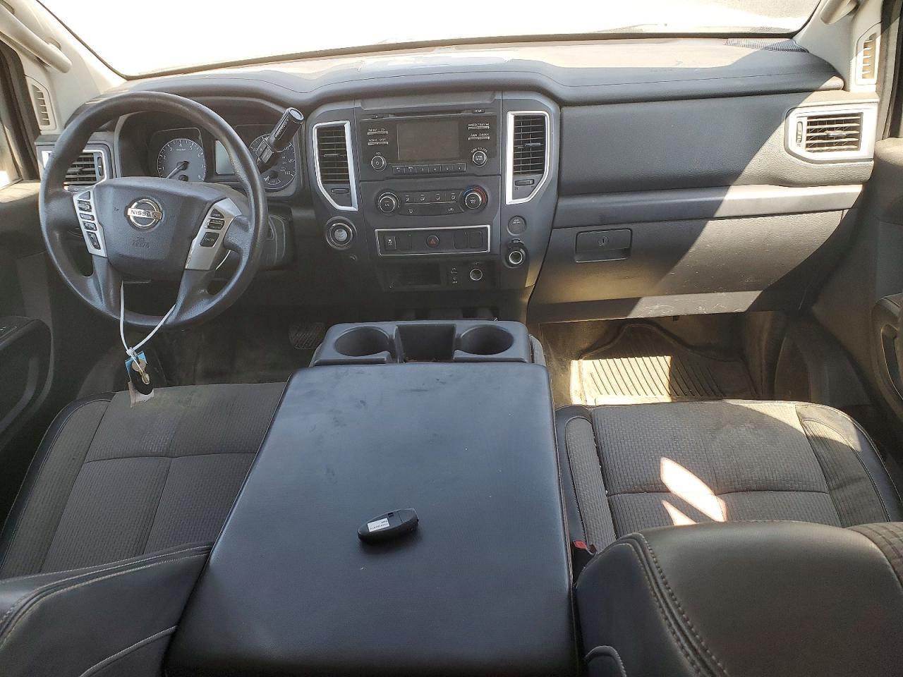 2017 NISSAN Titan