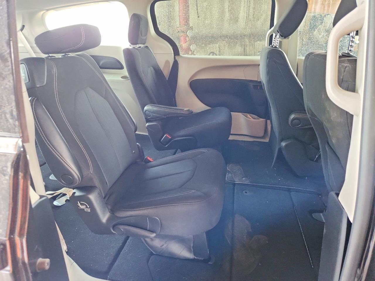 2023 CHRYSLER Voyager
