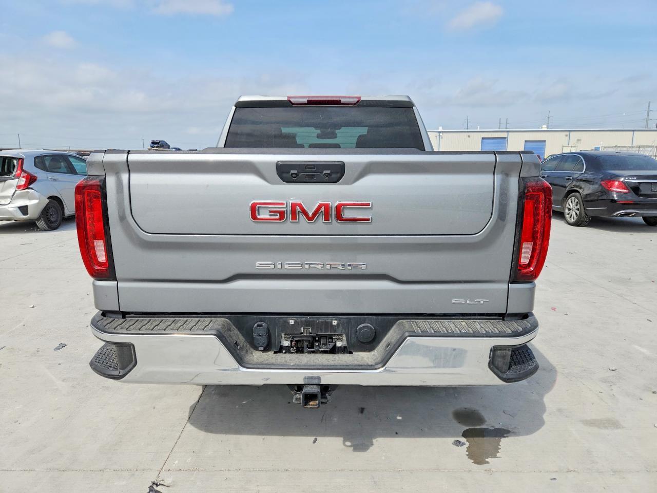 2024 GMC Sierra