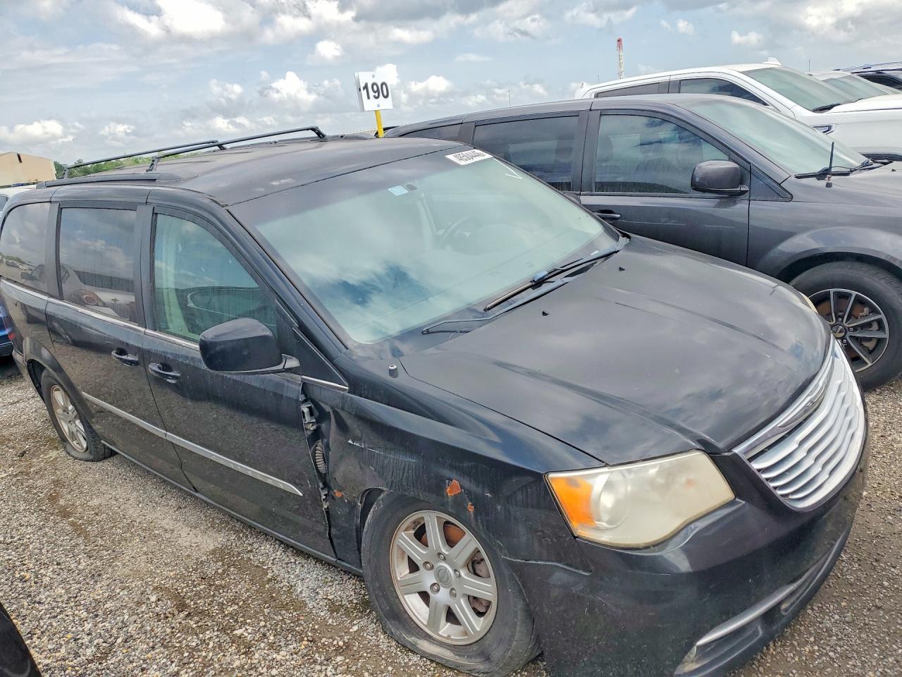 2012 CHRYSLER Town & Country