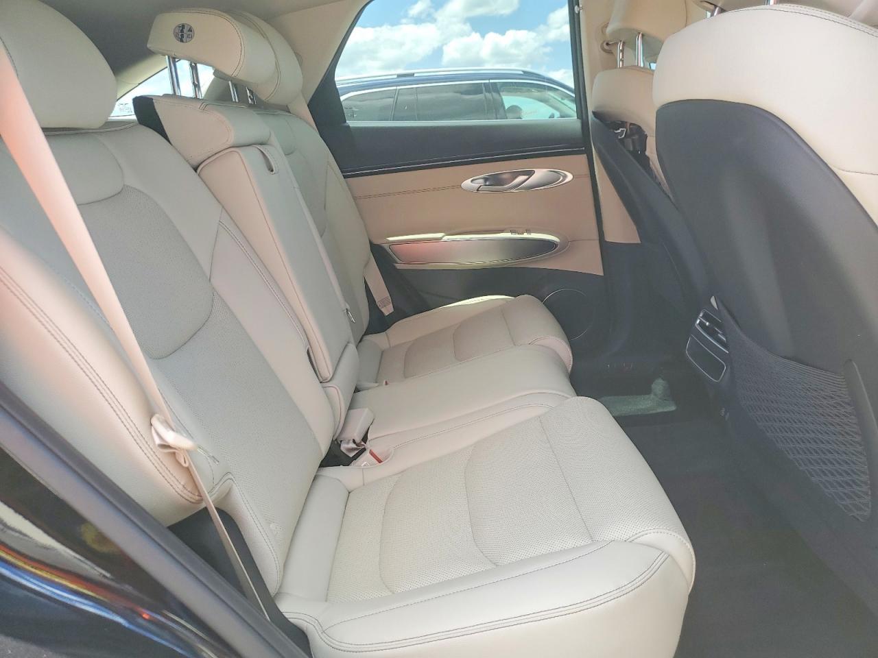 2026 GENESIS GV70
