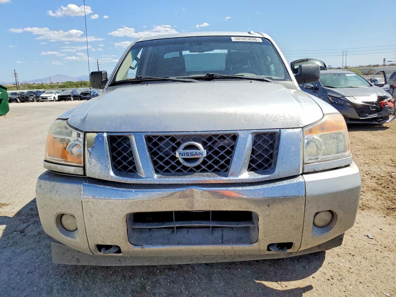 2014 NISSAN Titan