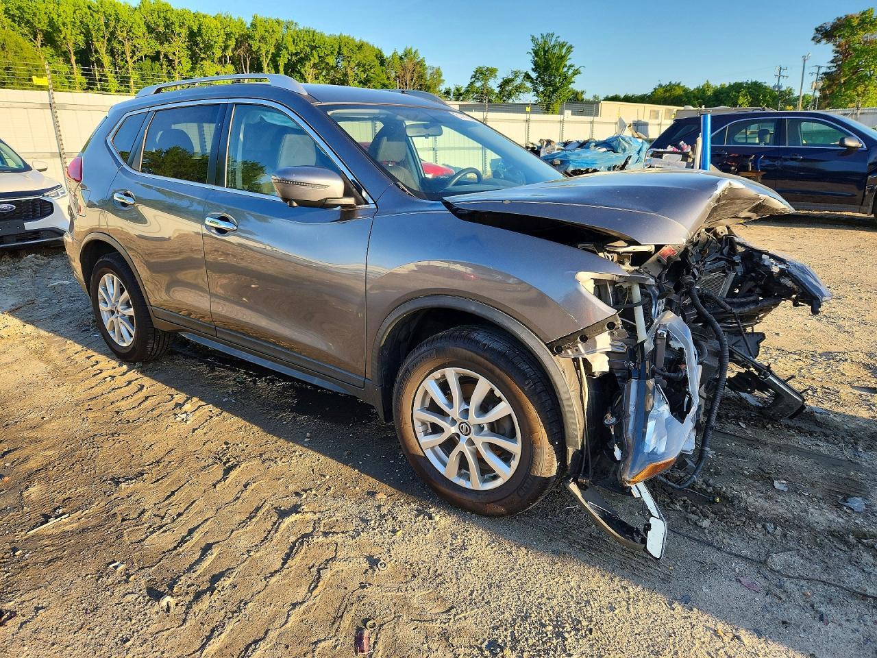 2017 NISSAN ROGUE