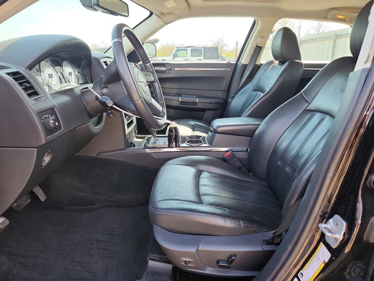 2010 CHRYSLER 300