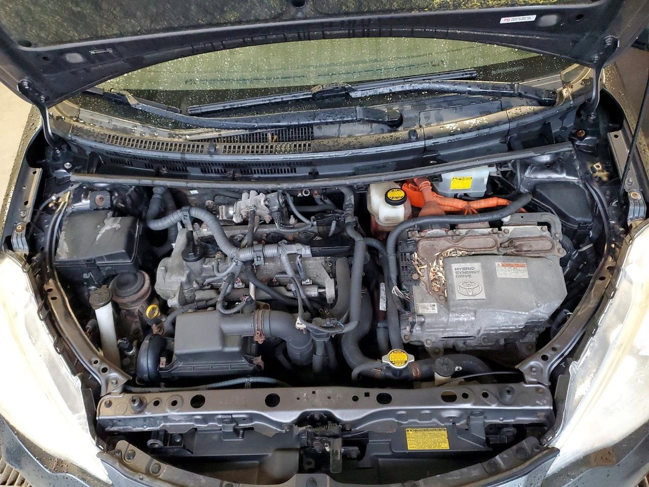2013 TOYOTA Prius c