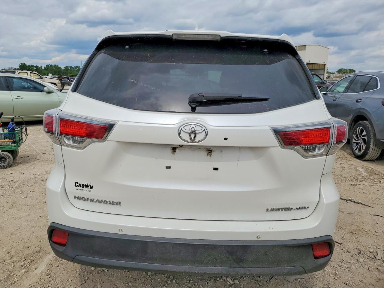 2015 TOYOTA HIGHLANDER