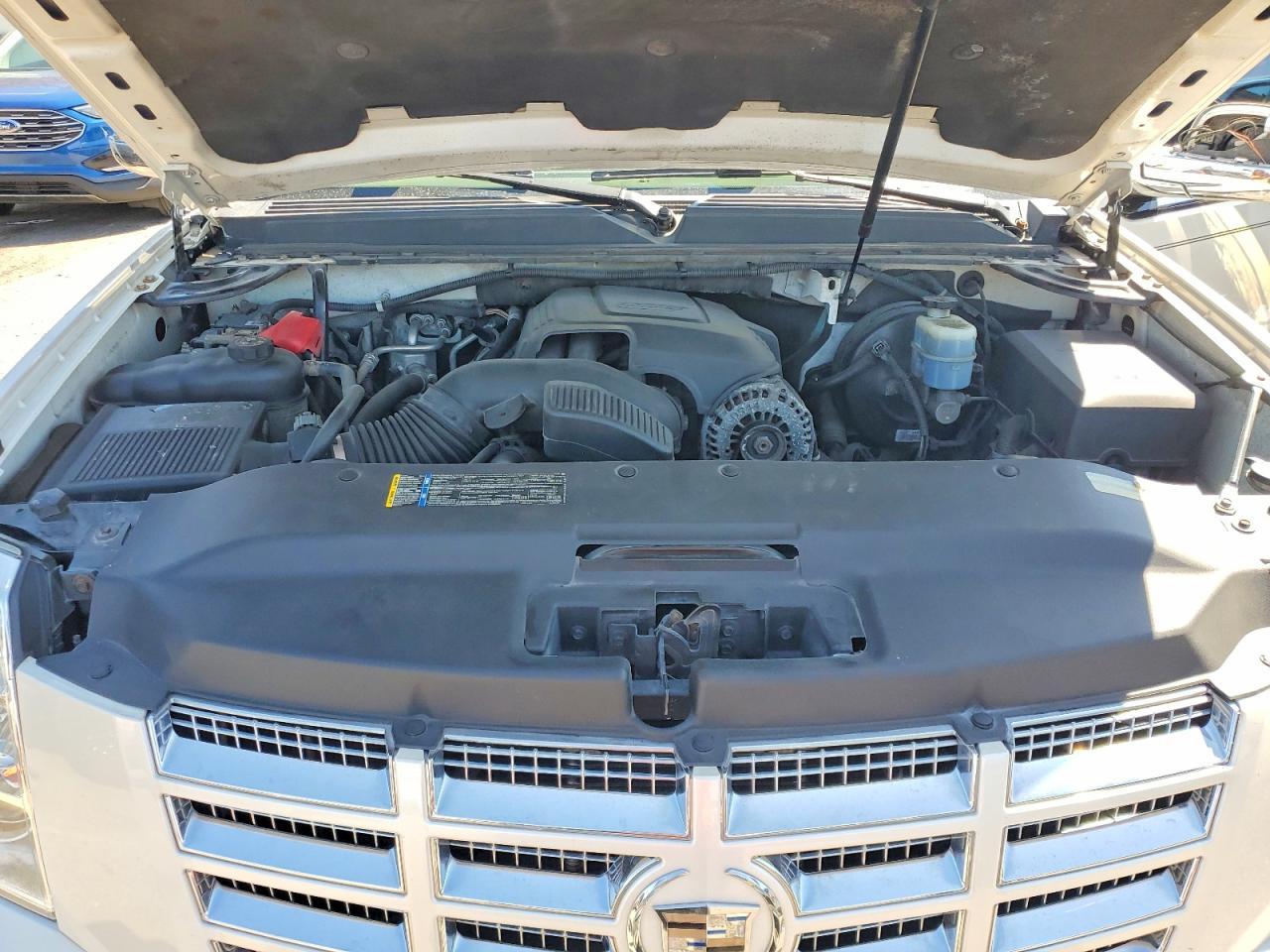 2010 CADILLAC ESCALADE