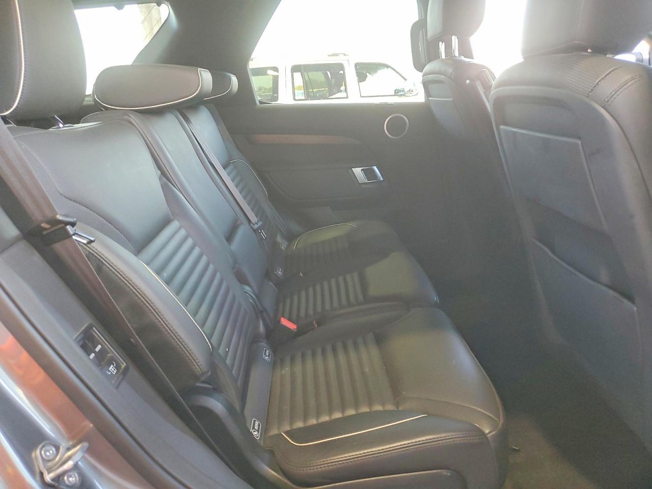 2017 LAND ROVER Discovery
