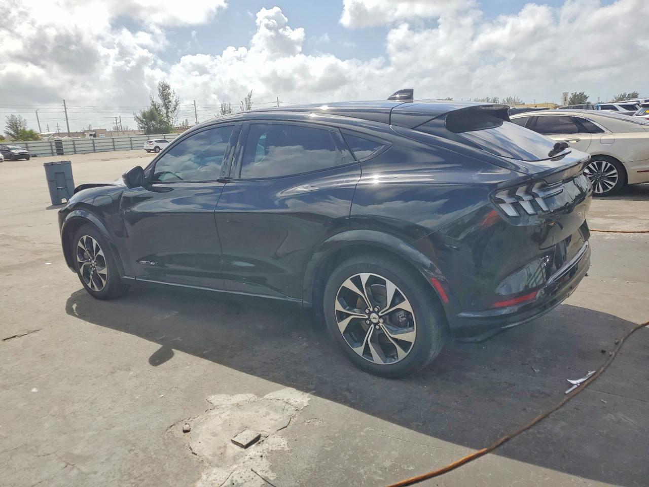2021 FORD Mustang Mach-E