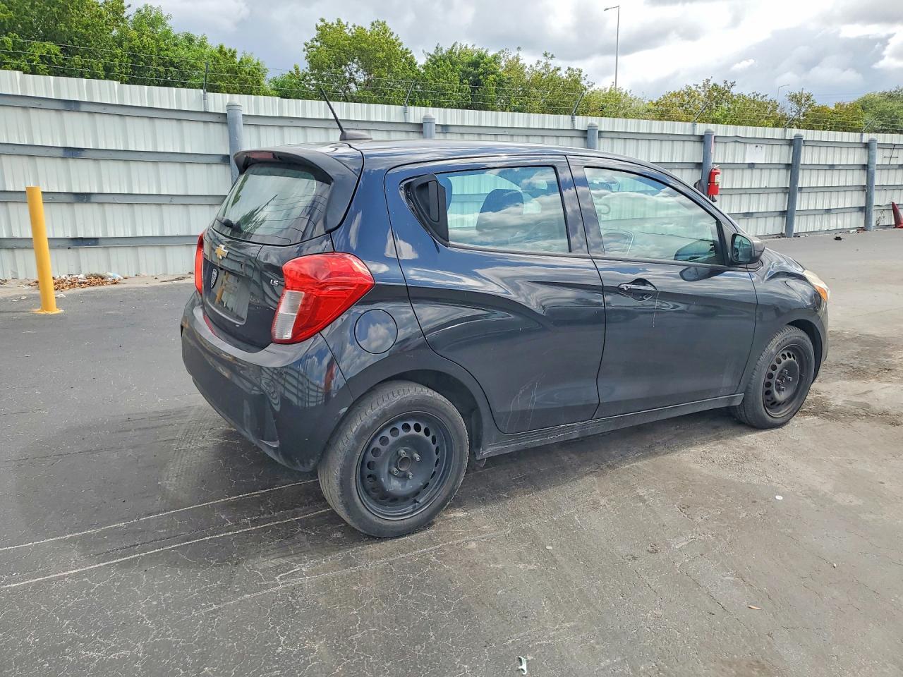 2016 CHEVROLET Spark