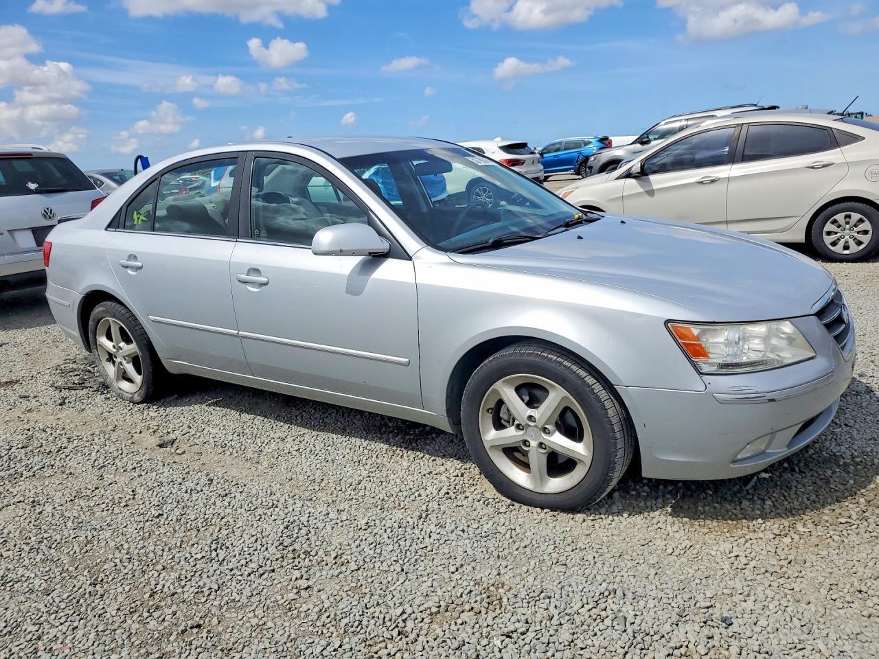 2010 HYUNDAI SONATA