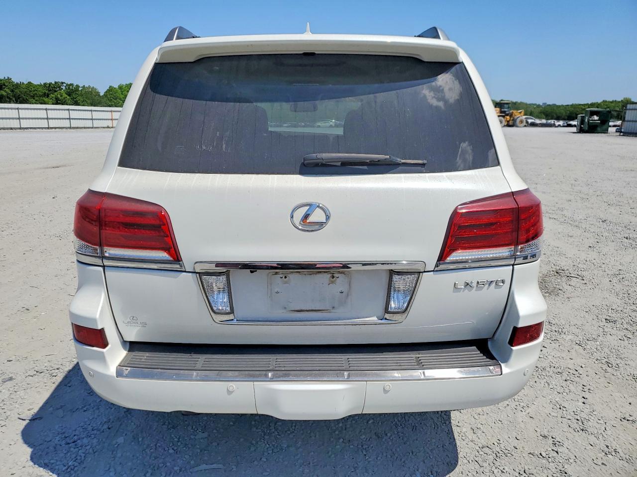 2015 LEXUS LX 570