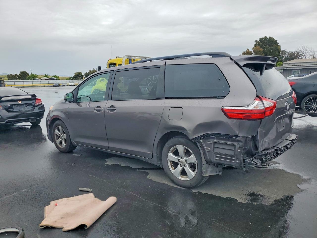 2016 TOYOTA SIENNA