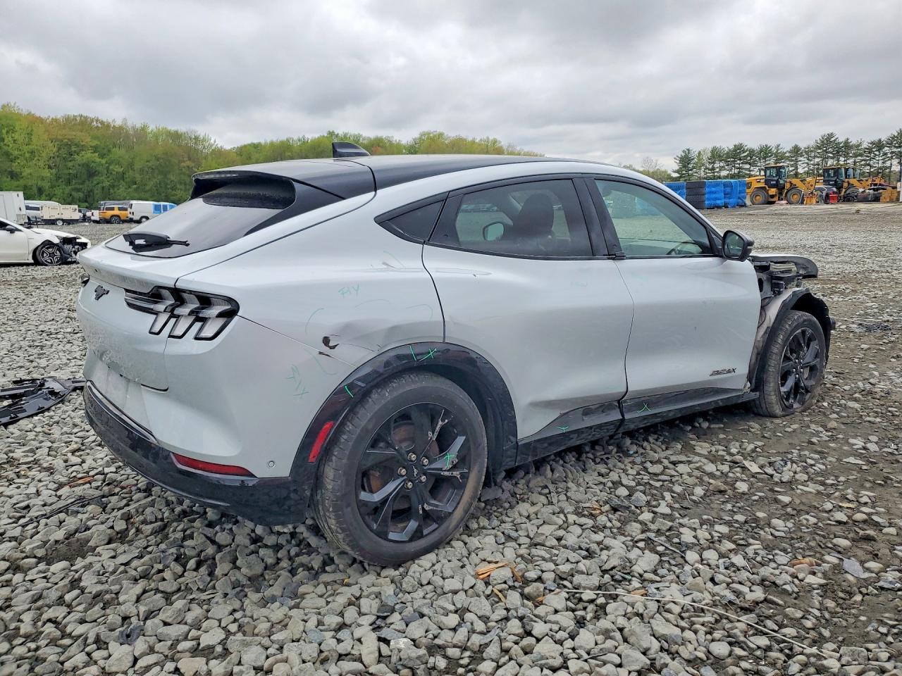 2023 FORD Mustang Mach-E
