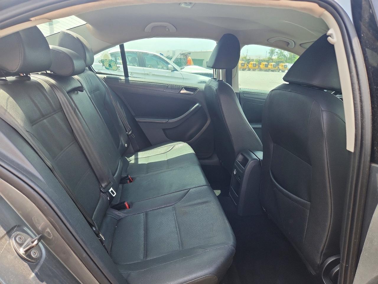 2011 VOLKSWAGEN JETTA