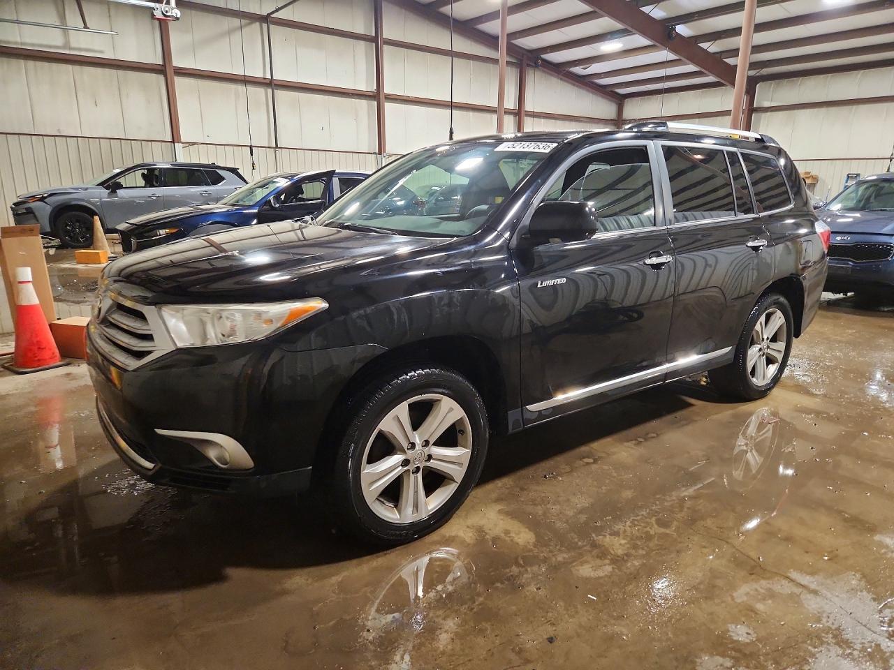 2013 TOYOTA HIGHLANDER
