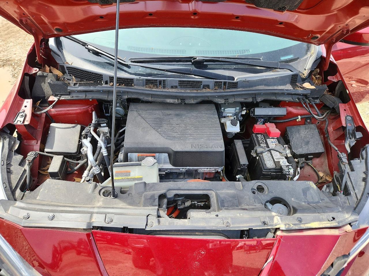 2022 NISSAN LEAF