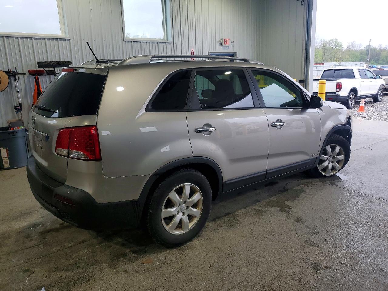 2013 KIA SORENTO