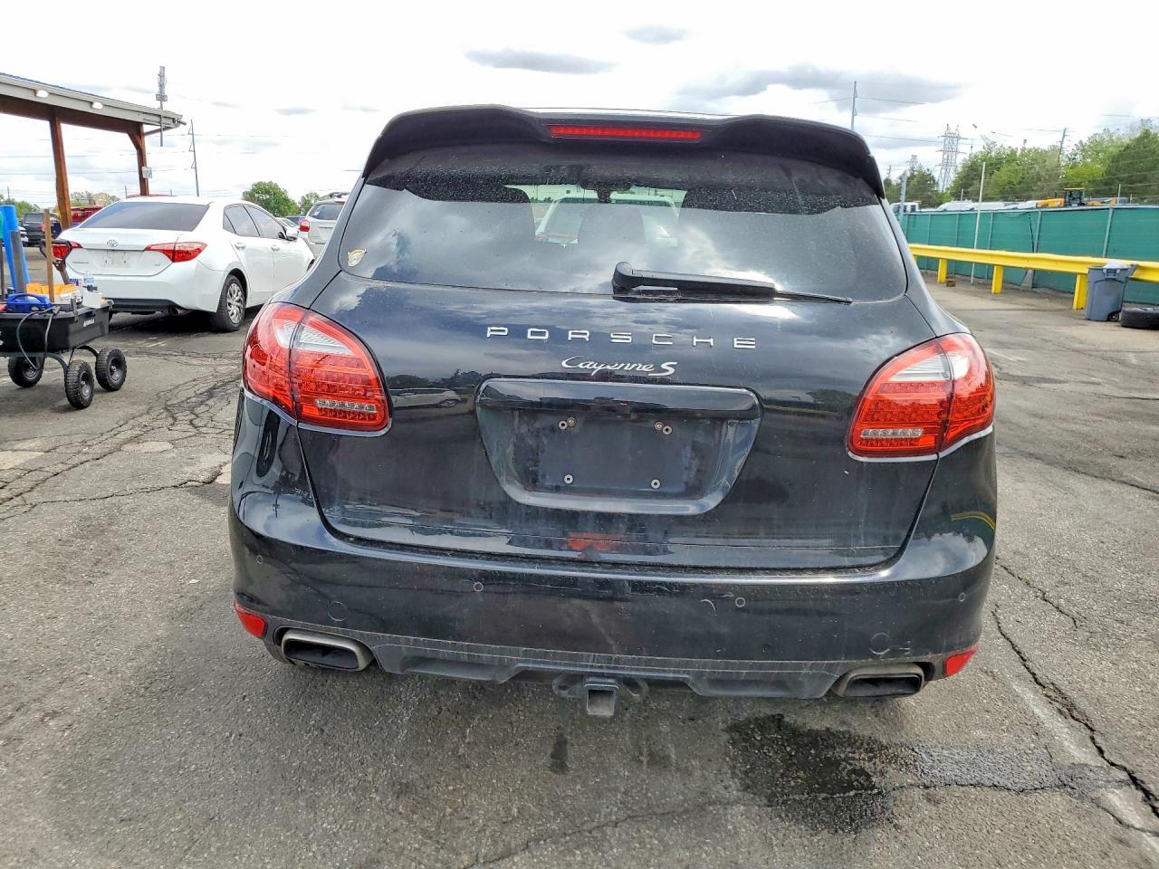 2011 PORSCHE CAYENNE