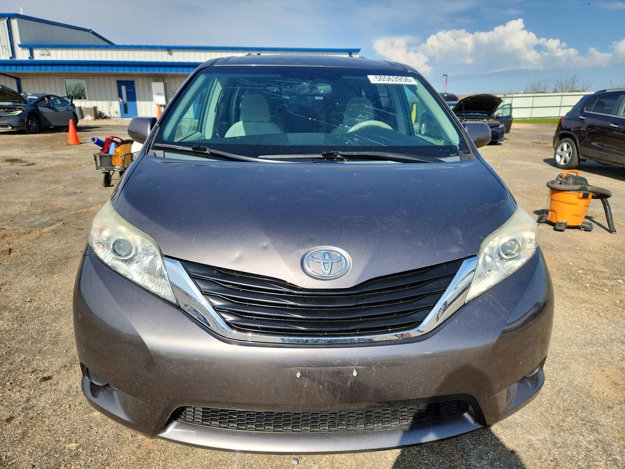 2013 TOYOTA SIENNA