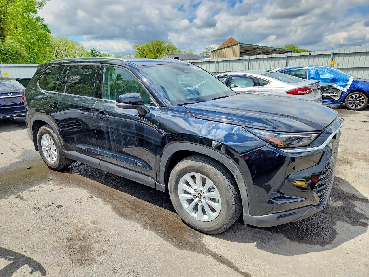 2024 TOYOTA HIGHLANDER