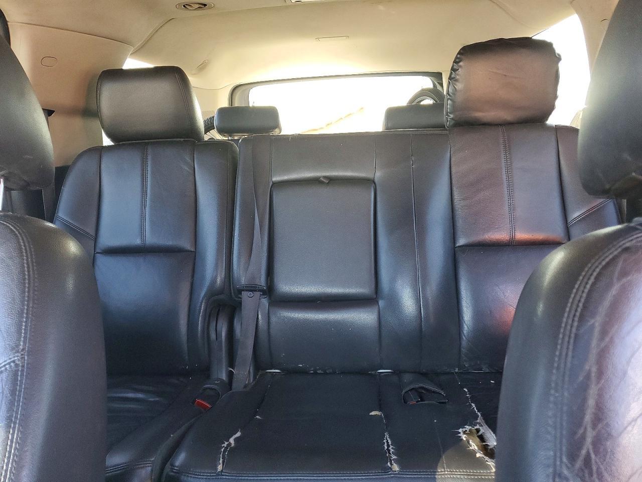 2013 CHEVROLET Suburban