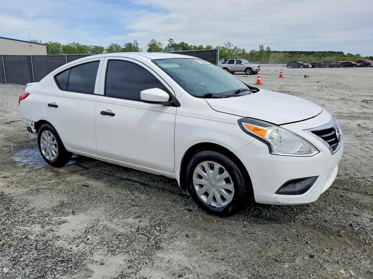 2016 NISSAN VERSA
