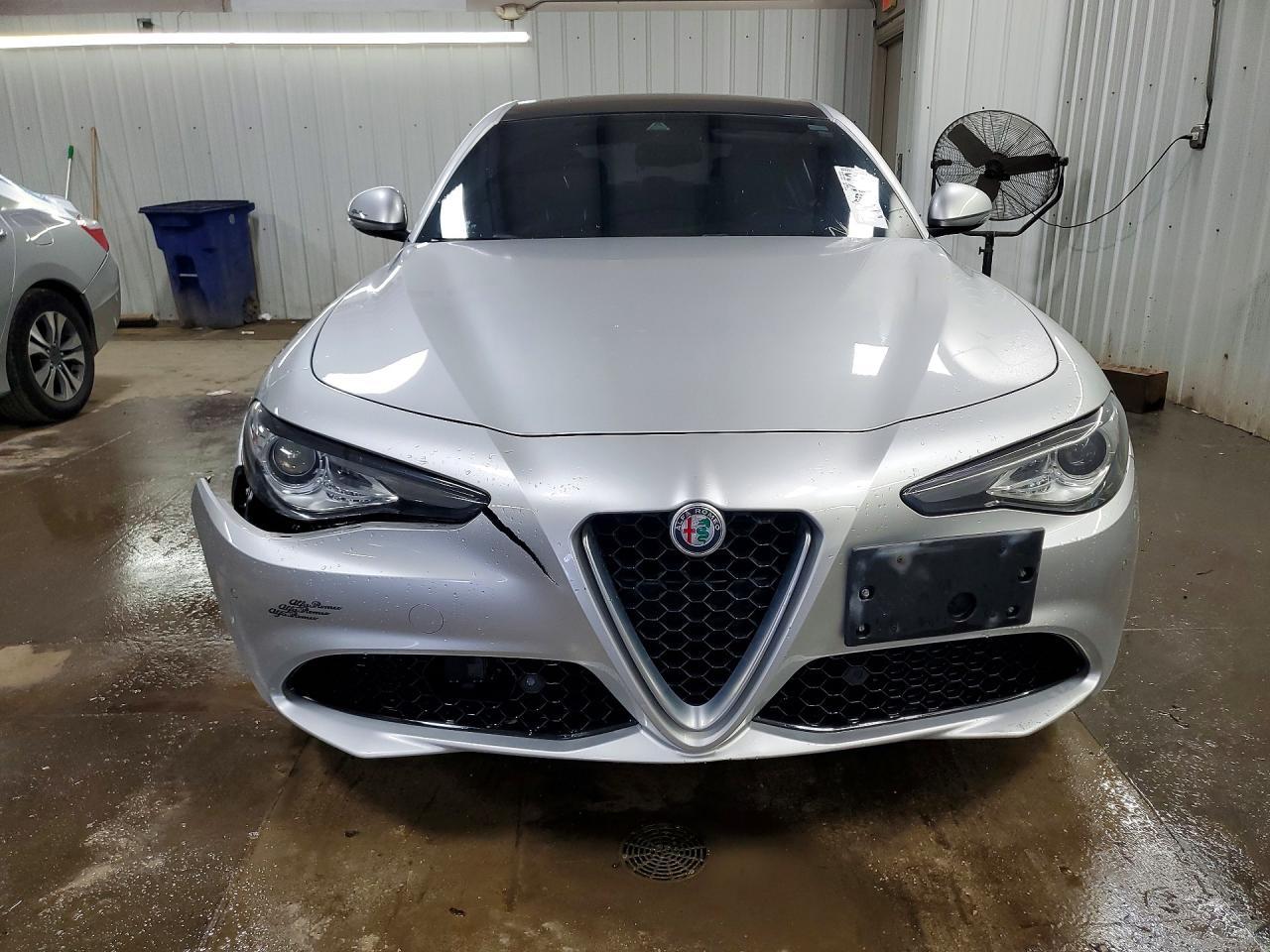 2017 ALFA ROMEO Giulia